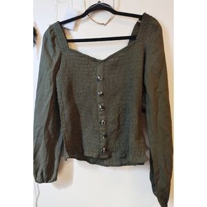 No Boundaries green button down long sleeve blouse